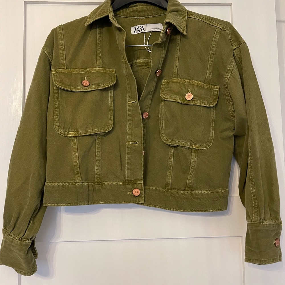 Zara Cropped Olive Green Denim Jacket in size XS